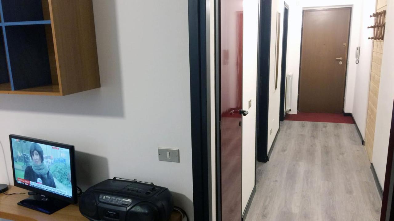 1 Apartment *